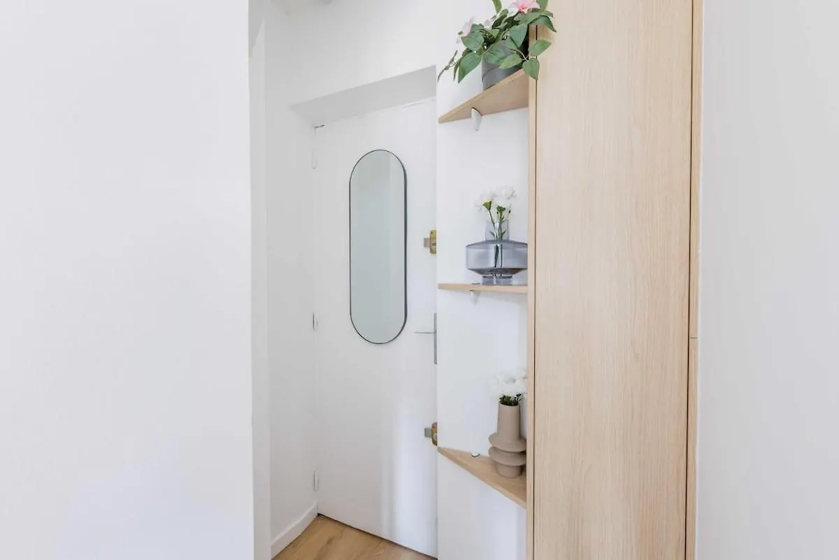 Cozy Studio For 2 People - Place De La Republique Paris Apartment