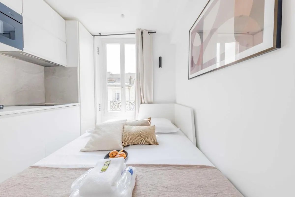 Cozy Studio For 2 People - Place De La Republique Paris 0*,  France